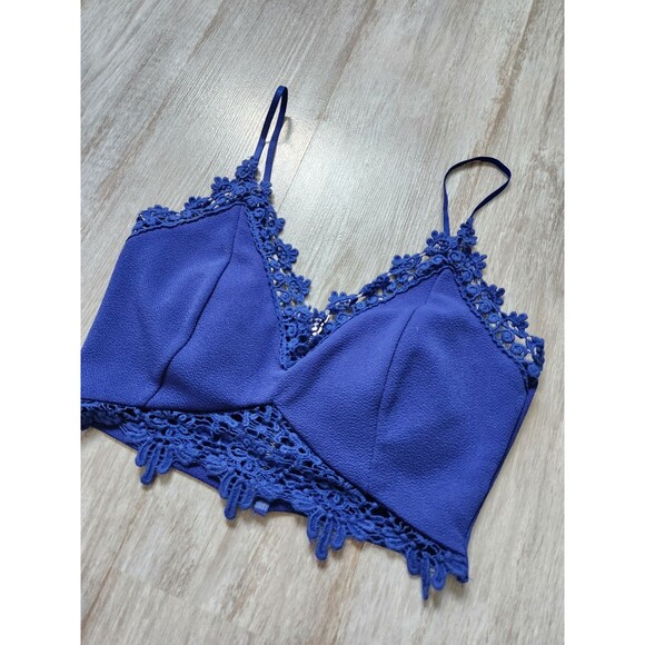 Windsor Crop Top Embroidered Hem Full Zip Back Sleeveless Padded Sz S EUC - Picture 2 of 6